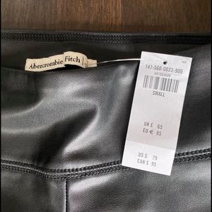 BNWT A&F vegan leather leggings
